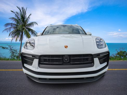 Used 2023 Porsche Macan image 40