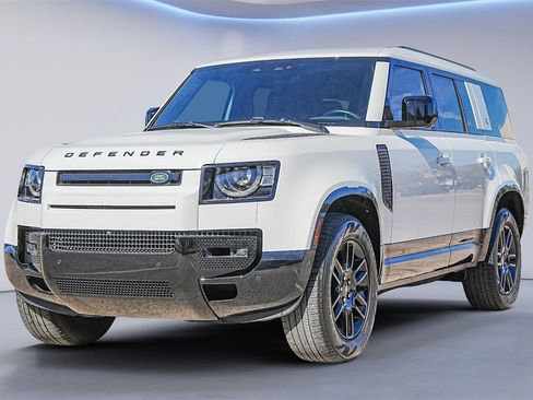 Used 2024 Land Rover Defender 130 X-Dynamic SE image 7