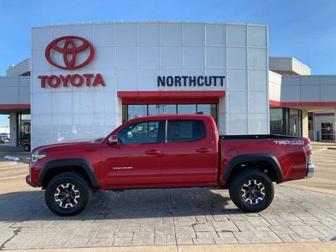 Certified 2020 Toyota Tacoma TRD Off-Road image 1