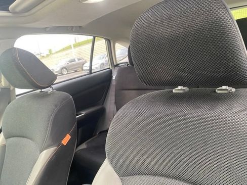 Used 2017 Subaru Crosstrek 2.0i Premium w/ Moonroof Package AWD/4WD image 6