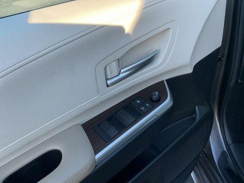 Used 2024 Toyota Sienna XLE image 10