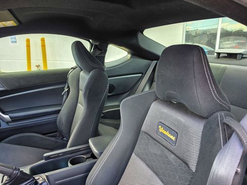 Used 2017 Toyota 86 RWD image 13