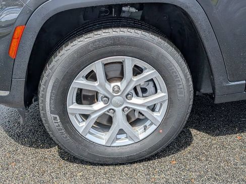 Used 2023 Jeep Grand Cherokee L Limited RWD image 12