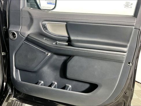 Used 2025 Ford Expedition Platinum AWD/4WD image 19