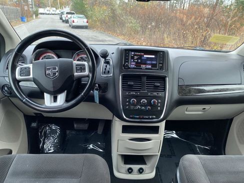 Used 2017 Dodge Grand Caravan SE w/ Power Window Group image 11