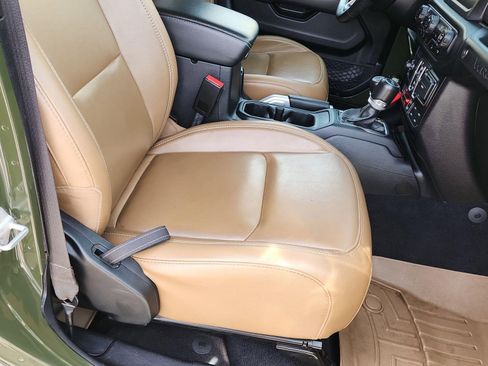 Used 2021 Jeep Wrangler Unlimited Rubicon w/ Steel Bumper Group image 16