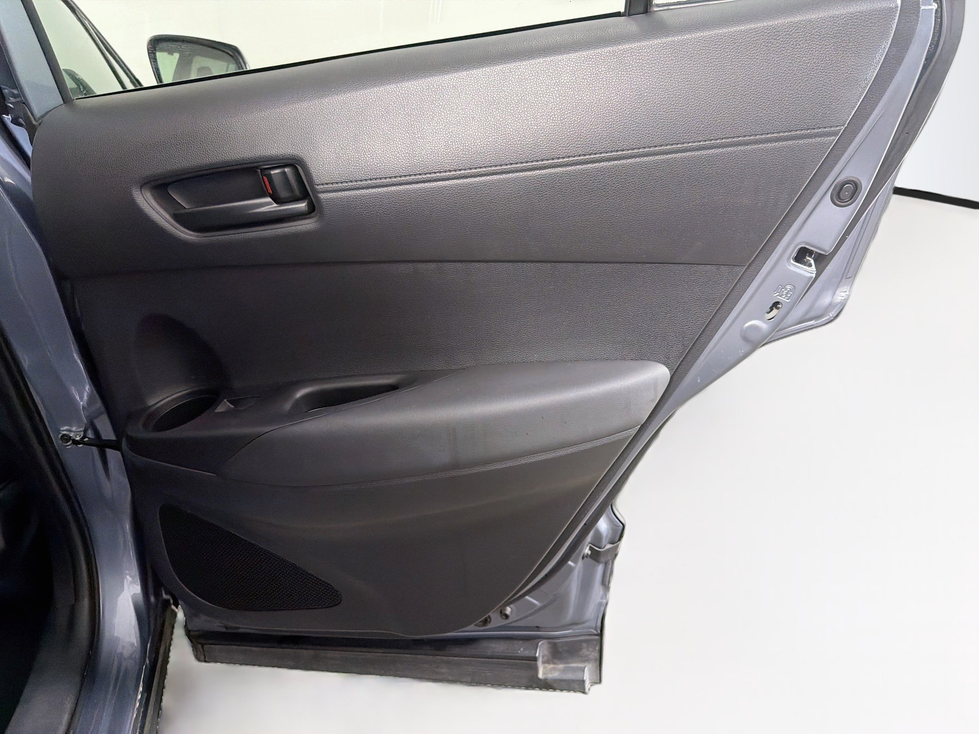Used 2026 Toyota Corolla Cross LE FWD image 31