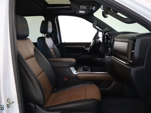 Used 2024 Chevrolet Silverado 3500 High Country w/ High Country Premium Package image 32