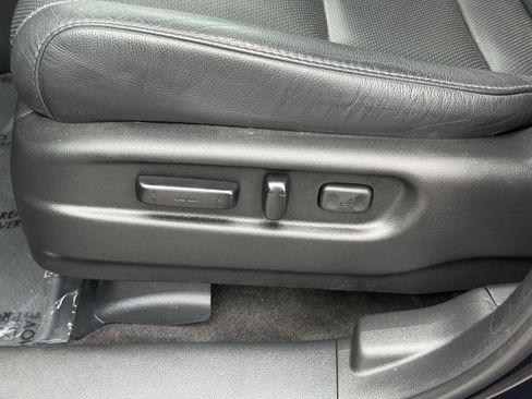 Used 2025 Honda Passport EX-L image 17