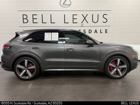 Used 2025 Porsche Cayenne GTS AWD/4WD image 3