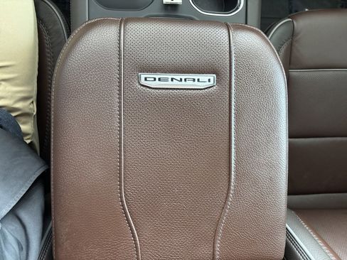 Used 2025 GMC Sierra 2500 Denali w/ Technology Package image 15