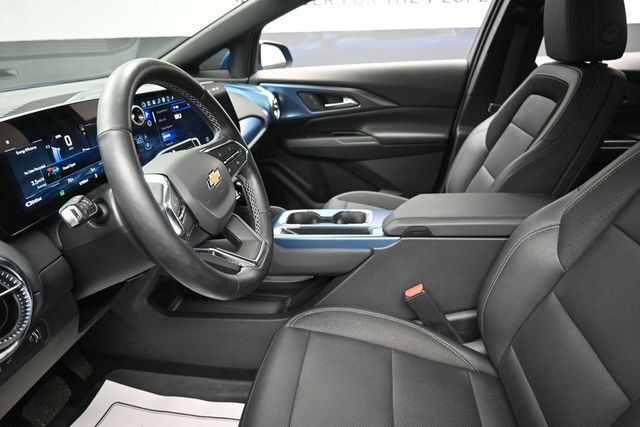 Used 2024 Chevrolet Equinox EV LT FWD image 16
