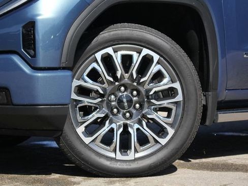 Used 2025 GMC Sierra 1500 Denali Ultimate image 3