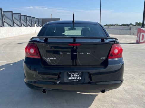 Used 2013 Dodge Avenger SXT w/ Sun/Sound Group FWD image 9