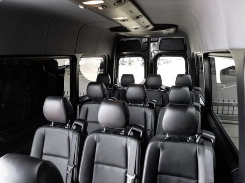 Used 2025 Mercedes-Benz Sprinter 2500 w/ Dashboard Charging Package image 40