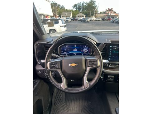 Used 2025 Chevrolet Silverado 2500 LT AWD/4WD image 13