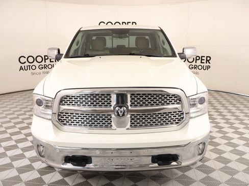 Used 2018 RAM 1500 Laramie w/ Convenience Group AWD/4WD image 9