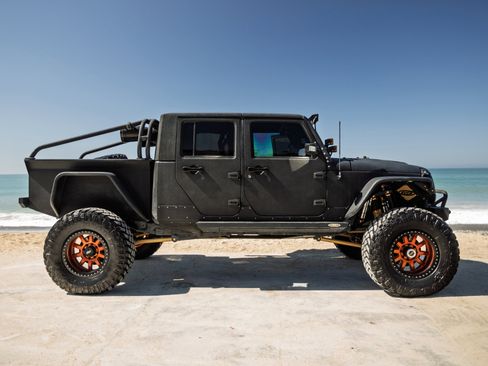 Used 2014 Jeep Wrangler Unlimited Rubicon w/ Connectivity Group AWD/4WD image 6