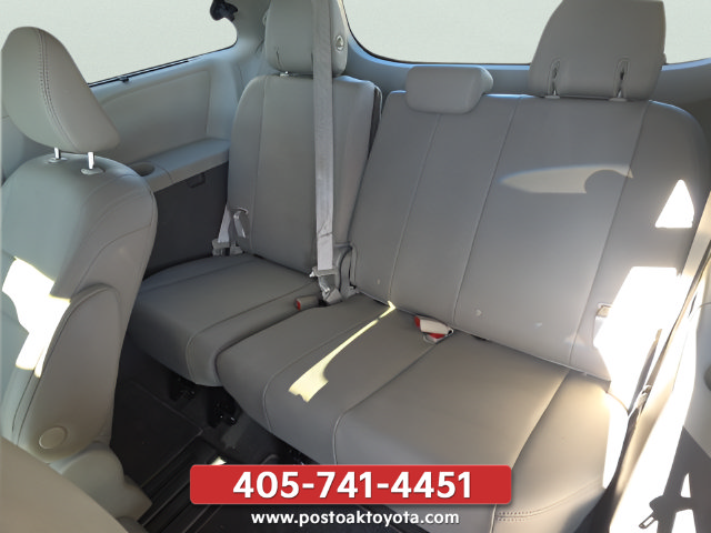 Used 2019 Toyota Sienna XLE w/ XLE Navigation Package FWD image 26