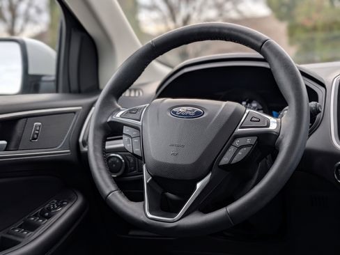 Used 2024 Ford Edge SEL w/ Convenience Package image 14