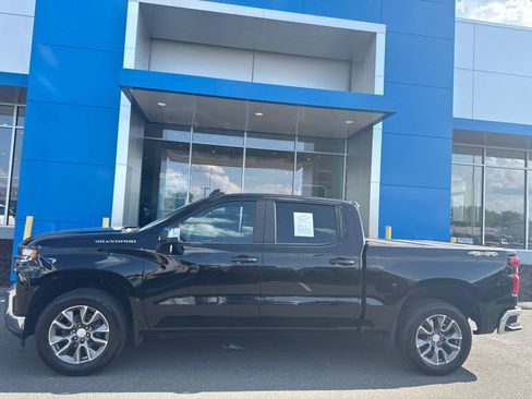 Used 2021 Chevrolet Silverado 1500 LT AWD/4WD image 11
