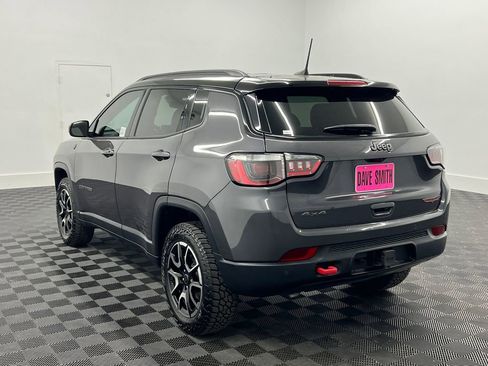 Used 2024 Jeep Compass Trailhawk w/ Trailhawk Convenience Group AWD/4WD image 3