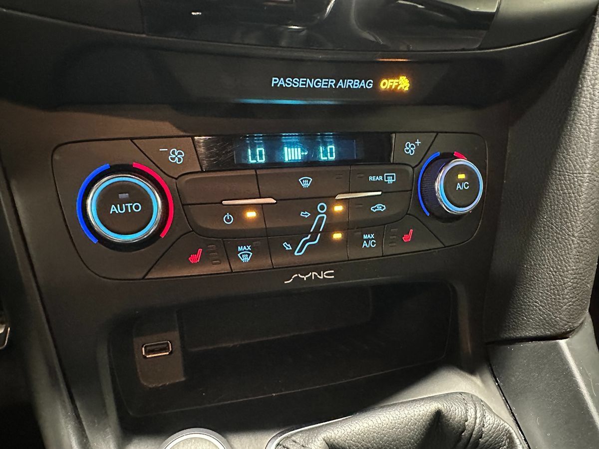 Used 2015 Ford Focus ST w/ Equipment Group 402A FWD image 32