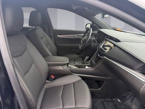 Used 2025 Cadillac XT5 Luxury w/ LPO, Floor Liner Package image 17