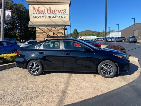 Used 2024 Kia Forte LXS FWD image 4