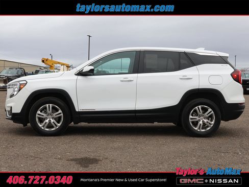 Used 2024 GMC Terrain SLE image 34