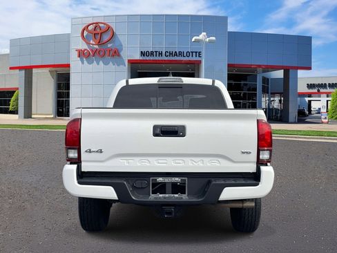 Used 2023 Toyota Tacoma SR5 w/ Technology Package image 5