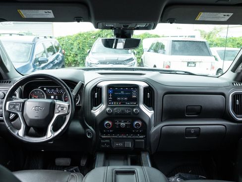 Used 2020 Chevrolet Silverado 1500 LTZ AWD/4WD image 17