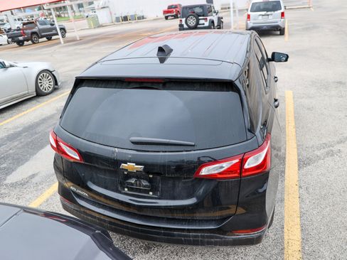 Used 2020 Chevrolet Equinox LS w/ LS Convenience Package FWD image 10