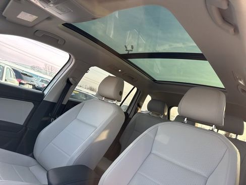 Used 2019 Volkswagen Tiguan SE image 26