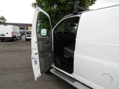 Used 2020 Chevrolet Express 2500 w/ Driver Convenience Package RWD image 18