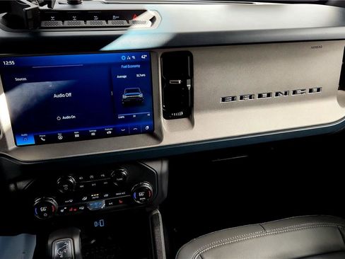 Used 2024 Ford Bronco Outer Banks w/ Sasquatch Package image 29