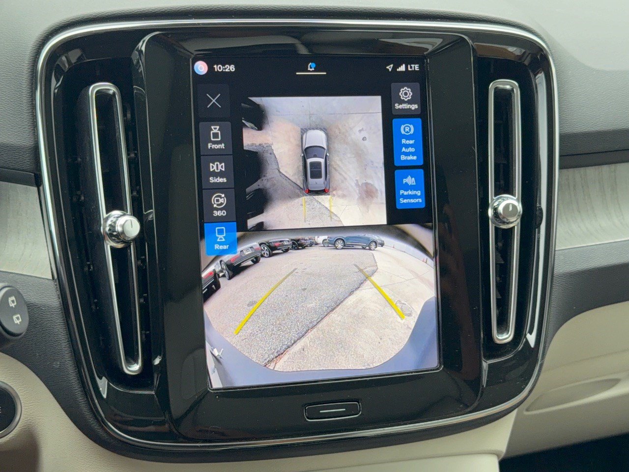 Used 2024 Volvo XC40 B5 Plus w/ Protection Package Premier AWD/4WD image 24