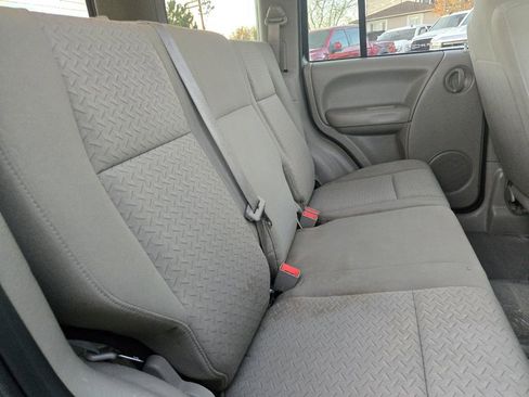 Used 2005 Jeep Liberty Renegade image 22