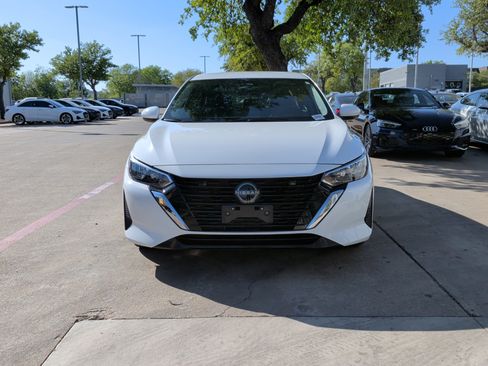 Used 2024 Nissan Sentra SV image 3