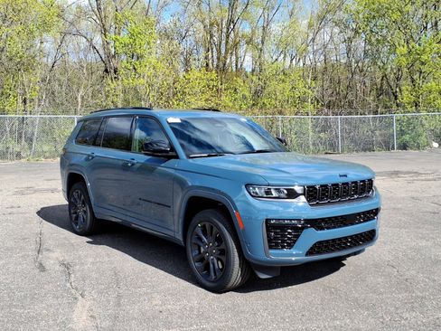 New 2026 Jeep Grand Cherokee L Limited AWD/4WD image 7