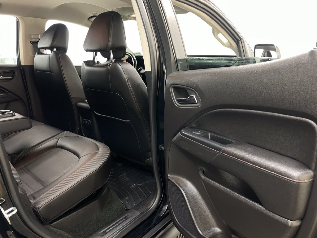 Used 2016 GMC Canyon SLE w/ All Terrain Package AWD/4WD image 40