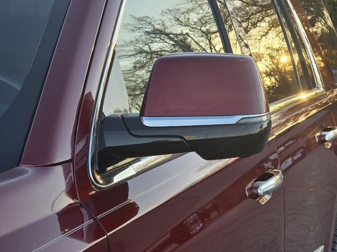 Used 2019 Cadillac Escalade Premium Luxury image 50