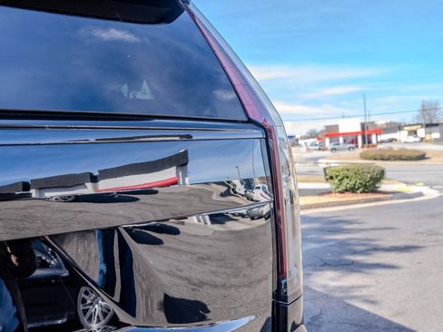 Used 2024 Cadillac Escalade ESV Sport Platinum w/ LPO, ONYX Package image 30