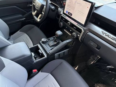 Used 2024 Toyota Tacoma TRD Sport AWD/4WD image 19