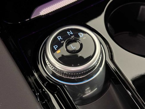 Used 2025 Ford Explorer Platinum image 35