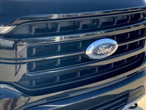 Used 2022 Ford F150 Lariat w/ FX4 Off-Road Package image 28