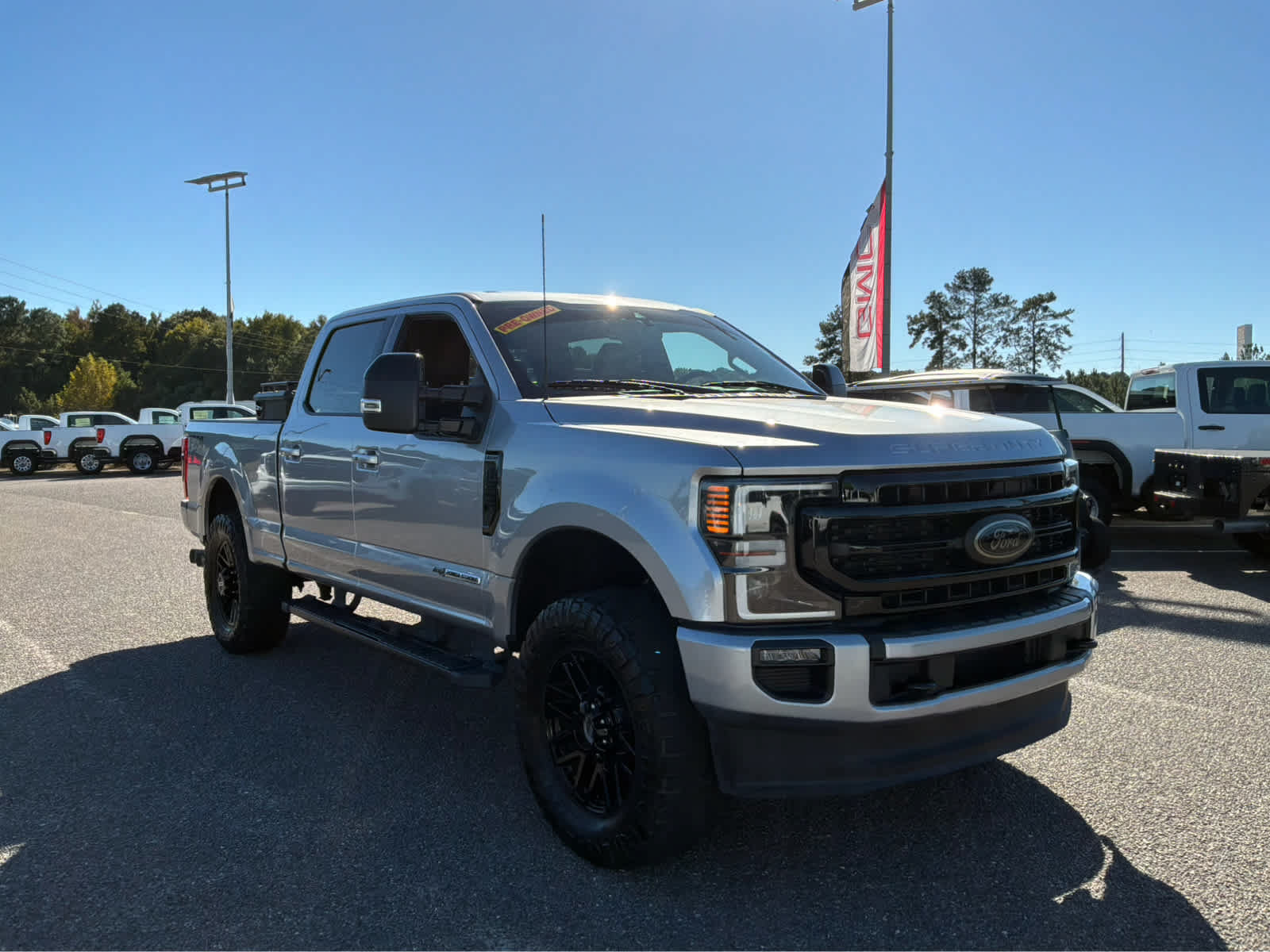 Used 2022 Ford F250 Lariat w/ Lariat Ultimate Package AWD/4WD image 3