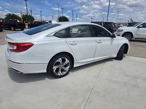 Used 2020 Honda Accord EX image 3