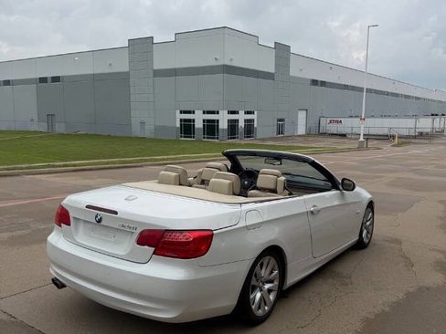 Used 2013 BMW 328i Convertible RWD image 3