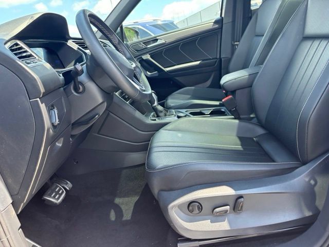 Used 2023 Volkswagen Tiguan SE R-Line AWD/4WD image 29